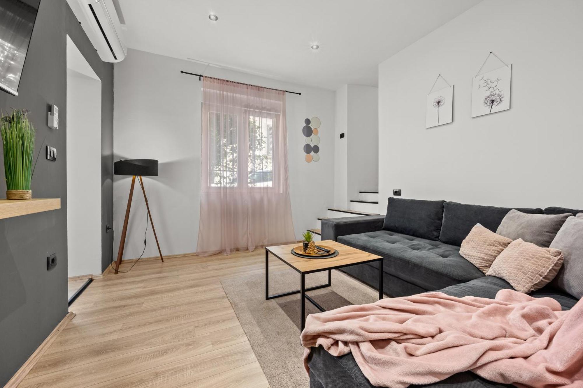 Apartment Rose プーラ エクステリア 写真